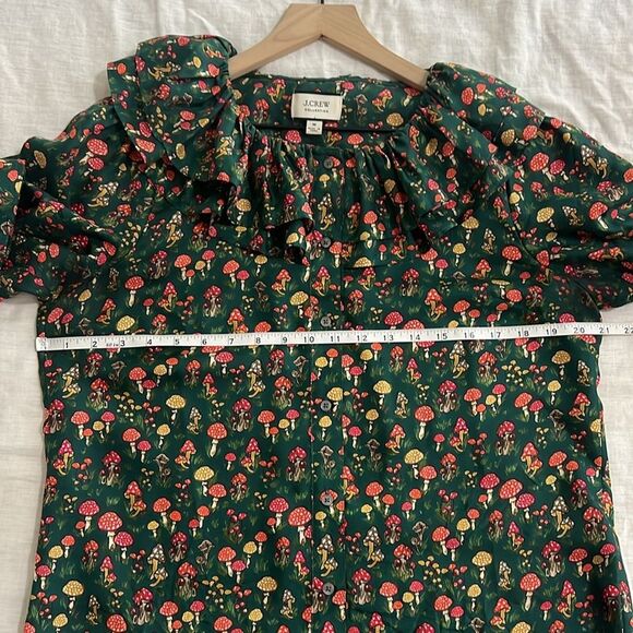 J. Crew Womens 100% Silk Blouse Mushroom Ruffle Collar Preppy Size Medium - Picture 10 of 10